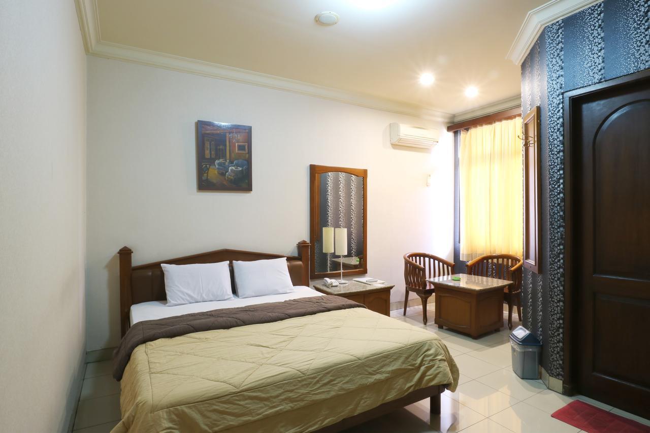 Hotel 678 Kemang Powered By Cocotel Yakarta Exterior foto