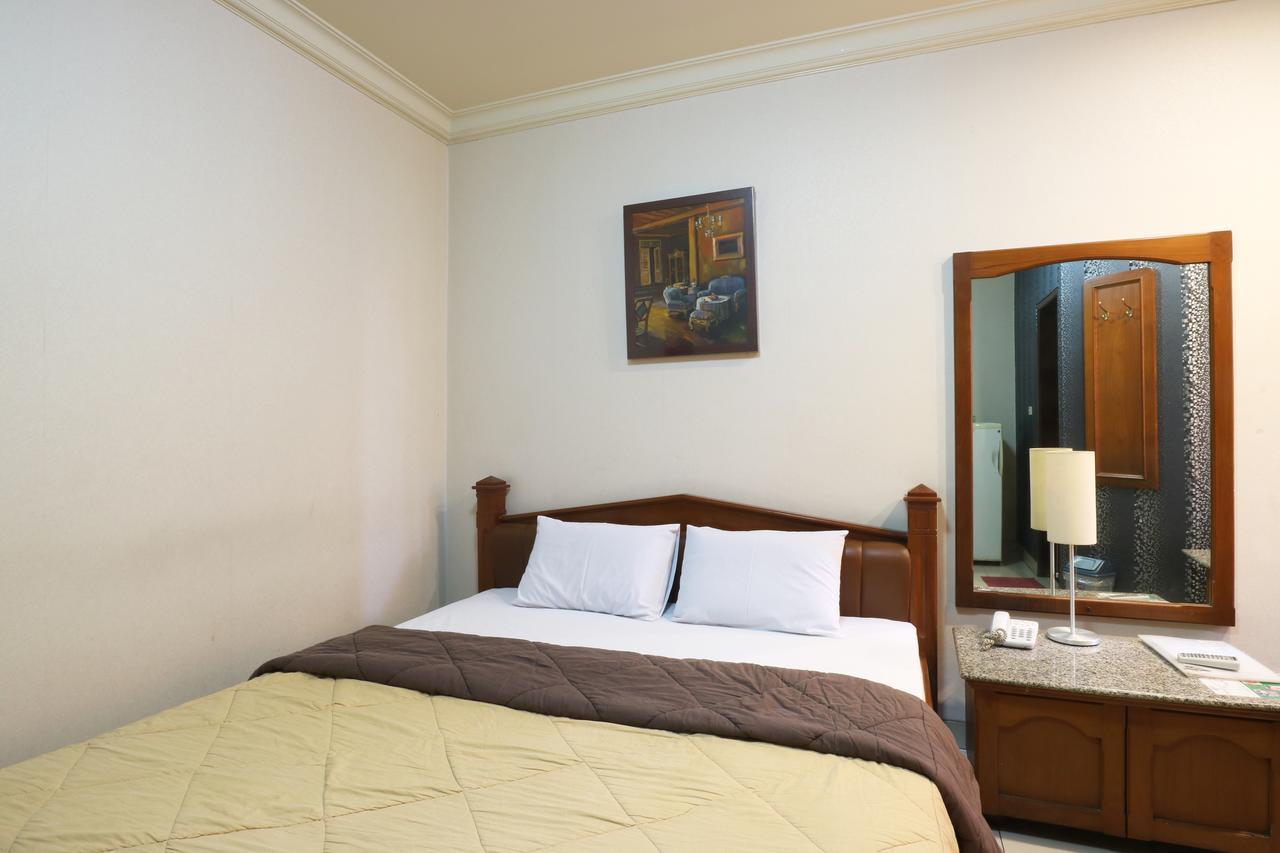Hotel 678 Kemang Powered By Cocotel Yakarta Exterior foto