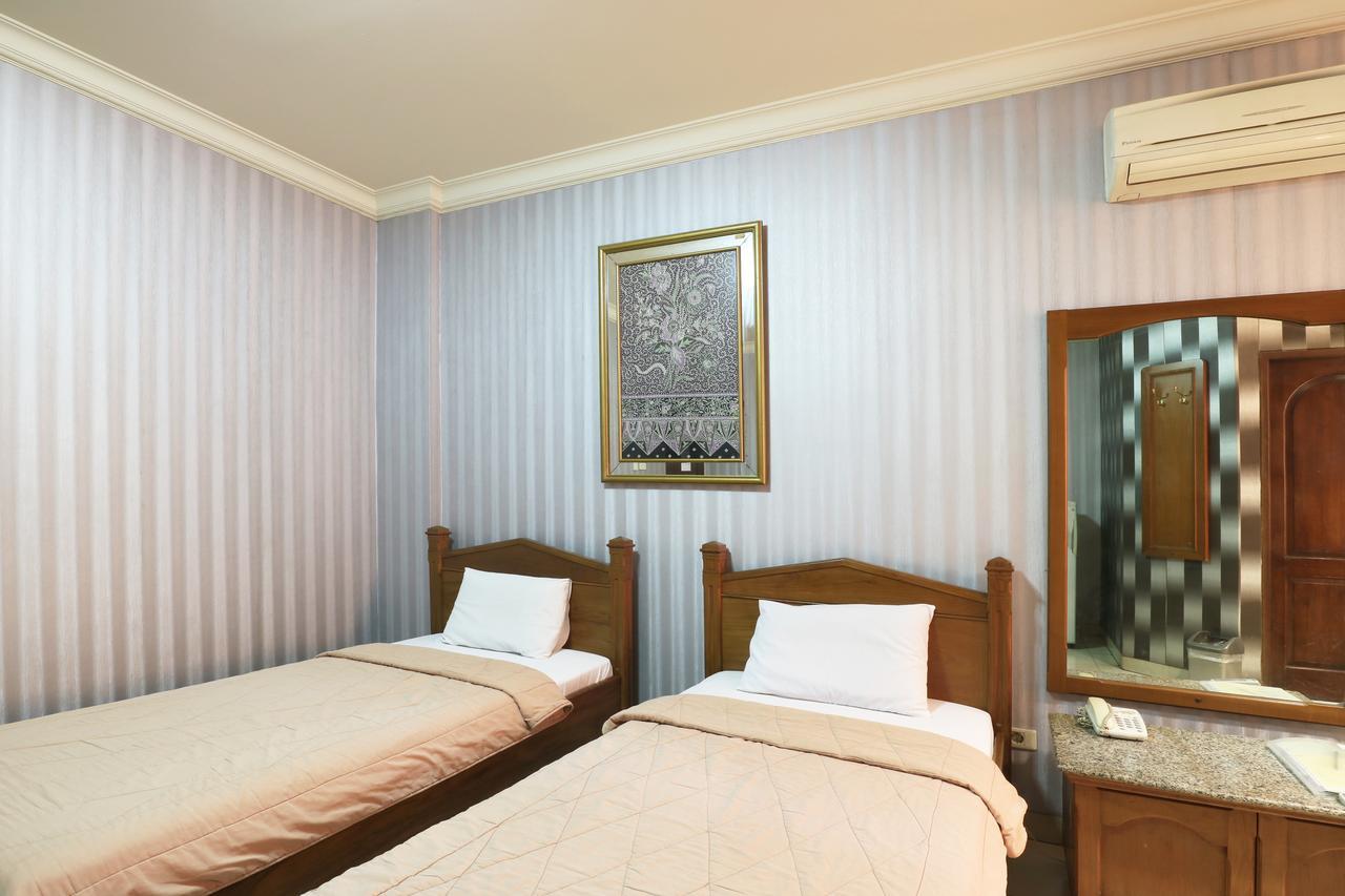 Hotel 678 Kemang Powered By Cocotel Yakarta Exterior foto